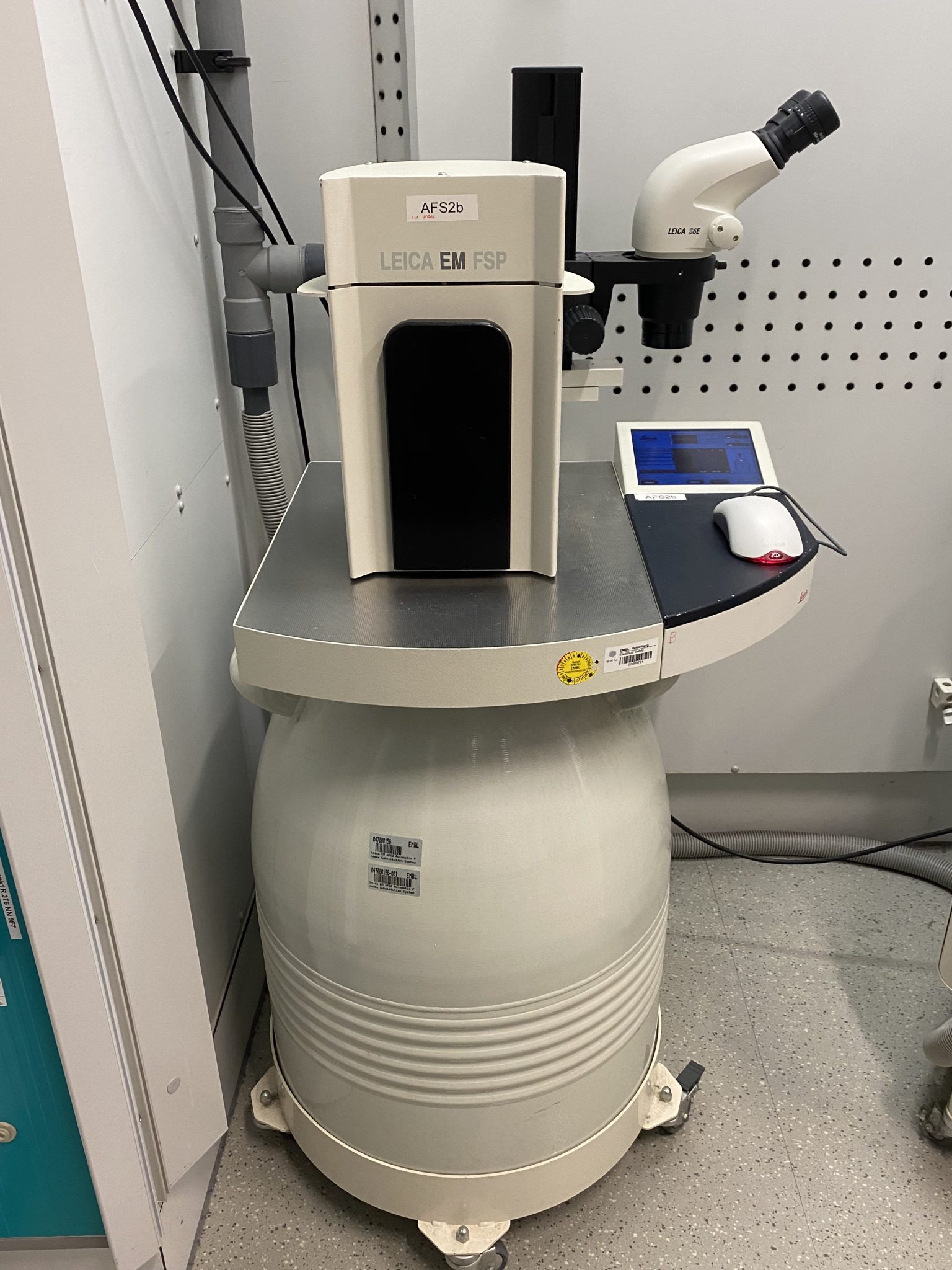 Freeze Substitution Device (AFS1 and AFS2) Electron Microscopy Core