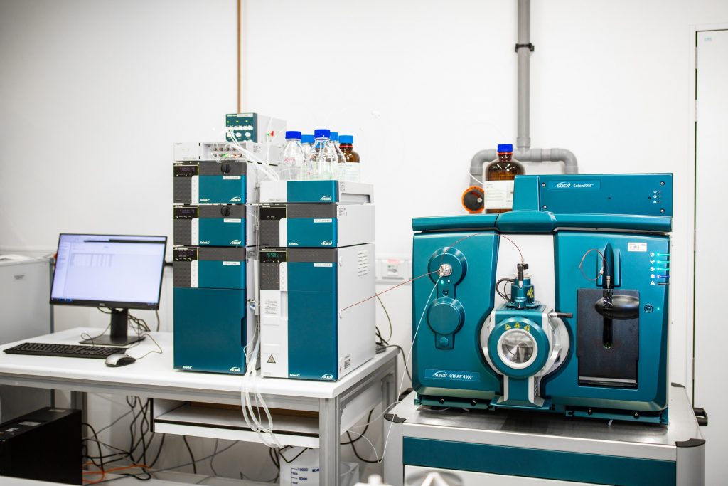 Instrumentation and software – Metabolomics Core Facility