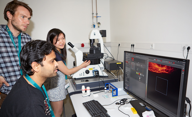 Ella Fung during a microscopy session. PHOTO: EMBL Photolab/Marietta Schupp