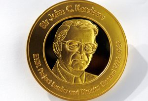 Both the John Kendrew and Lennart Philipson Awards consist of a gold medal and a cash prize of €5,000, presented in recognition of the very special work of alumni. PHOTO: EMBL Photolab
