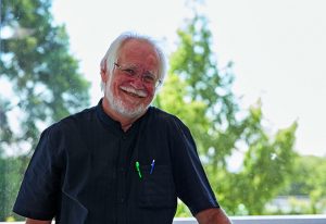 Jacques Dubochet visiting EMBL in 2015 to receive the inaugural Lennart Philipson Award