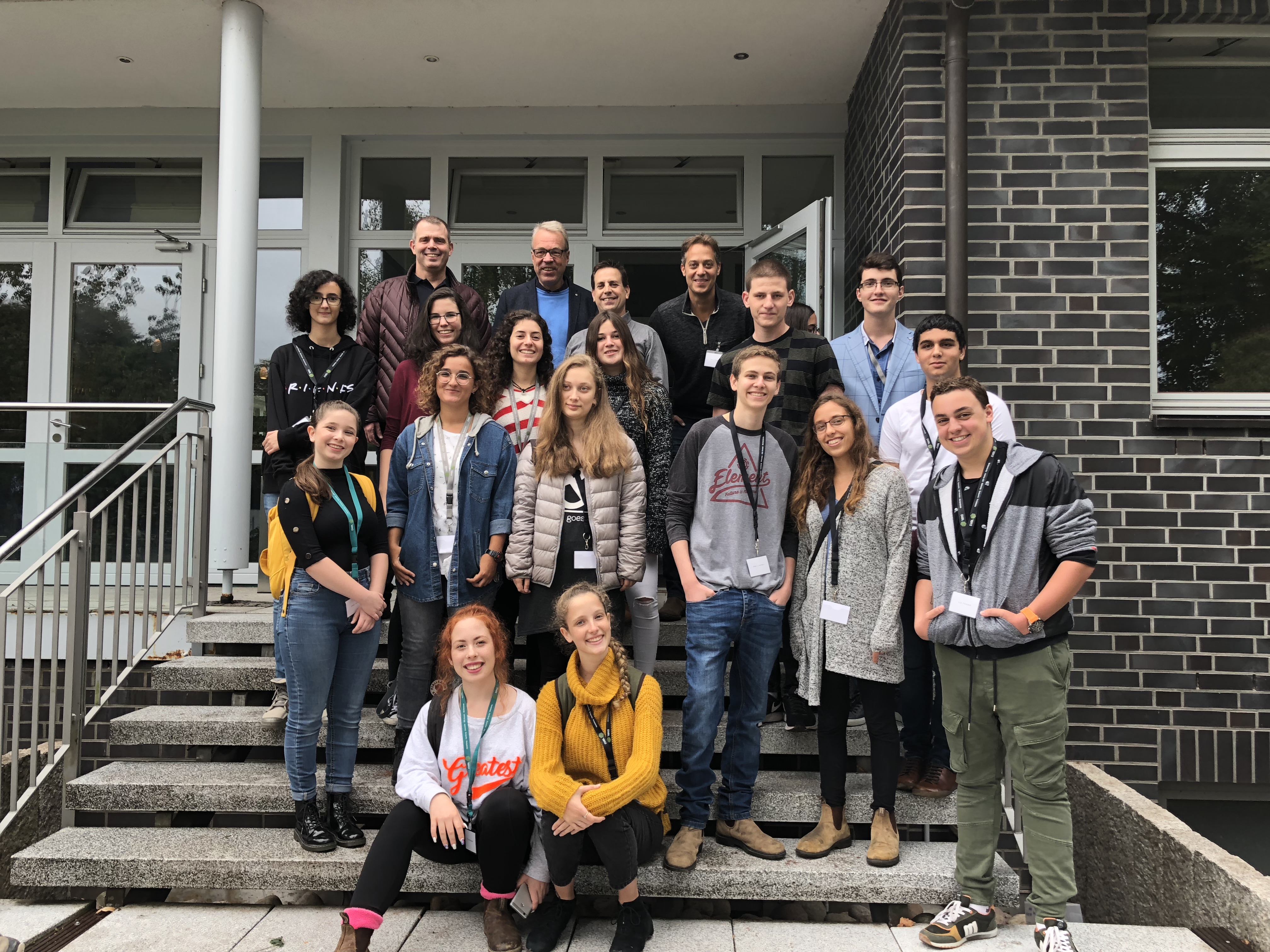 A group of young students in front of the EMBL site in Hamburg.