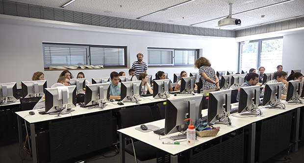 Data analysis in the computer lab