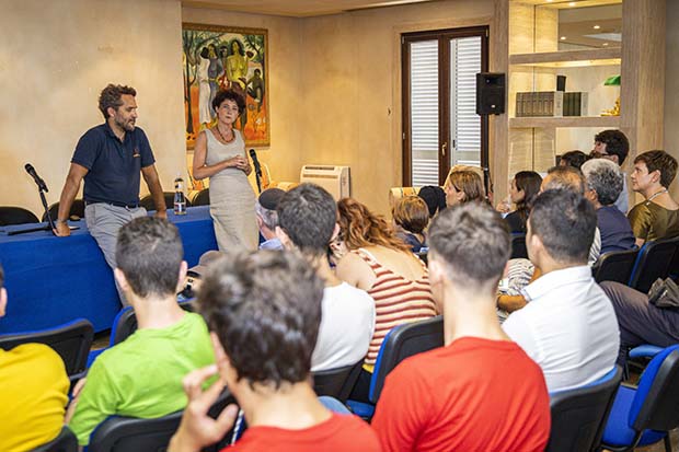 Romain Troublé and Edith Heard at the scientific conference