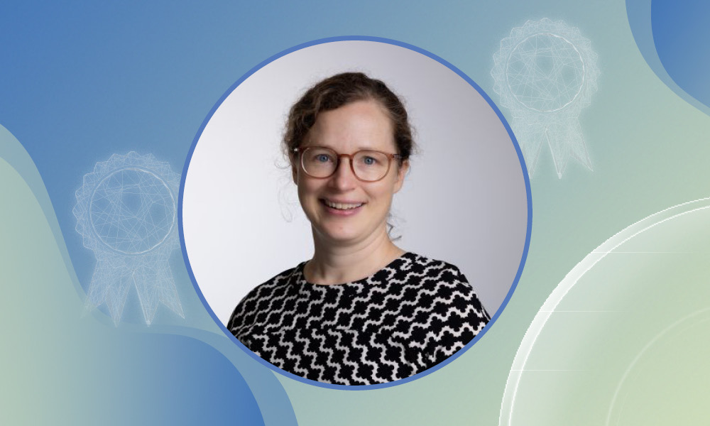 Portrait of Eva Kowalinski illustrating her Prix Forcheurs Jean-Marie Lehn 2025. @European Molecular Biology Laboratory (EMBL)